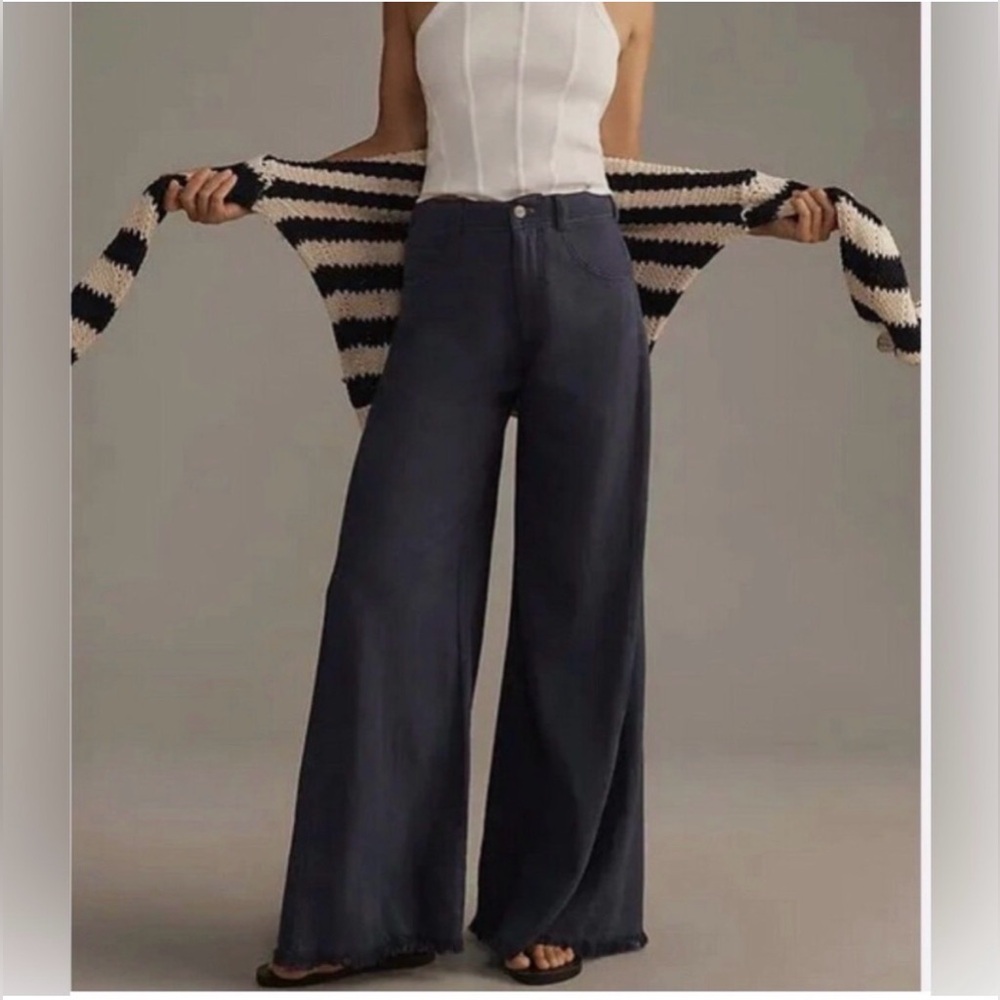 Anthropologie Pilcro The Adi Mid-Rise Frayed Relaxed Flare Pants Size 30 Blue‎